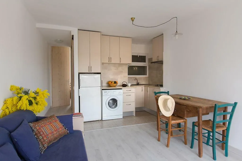 Nice Apartment In Llanca Center